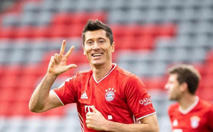 Steht vor seinem 200. Bundesliga-Spiel im Bayern-Trikot: Torgarant Robert Lewandowski. Foto: Matthias Balk/dpa