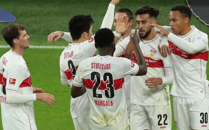 Die Stuttgarter spielten in Dortmund furios auf. Foto: Focke Strangmann/epa POOL/dpa