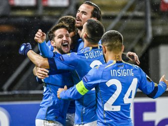Der SSC Neapel feiert einen 2:1-Heimsieg Der SSC Neapel feiert einen 2:1-Heimsieg