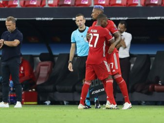 Jerome Boateng und David Alaba überraschen kranke Kinder Jerome Boateng und David Alaba überraschen kranke Kinder