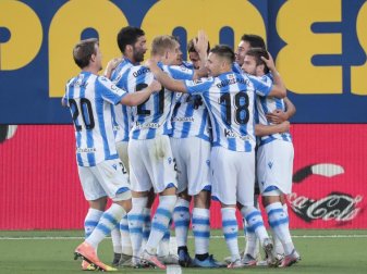 Überraschender Tabellenführer in Spaniens Elite-Liga: Real Sociedad San Sebastian. Foto: J.M. FERNANDEZ/gtres/dpa Überraschender Tabellenführer in Spaniens Elite-Liga: Real Sociedad San Sebastian. Foto: J.M. FERNANDEZ/gtres/dpa