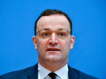 Spahn hält Profifußball im Lockdown für vertretbar Spahn hält Profifußball im Lockdown für vertretbar