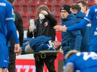 Ist nach seiner schweren Verletzung aus dem Augsburg-Spiel auf dem Wege der Besserung: Schalkes Mark Uth. Foto: Stefan Puchner/dpa