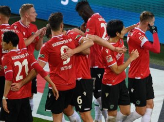 Hannover 96 kam gegen den VfL Bochum zu einem Heimsieg. Foto: Swen Pförtner/dpa Hannover 96 kam gegen den VfL Bochum zu einem Heimsieg. Foto: Swen Pförtner/dpa