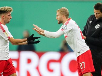 Die wegen der Corona-Pandemie beschlossene Regeländerung für fünf Auswechslungen wurde verlängert. Foto: Jan Woitas/dpa-Zentralbild/dpa Die wegen der Corona-Pandemie beschlossene Regeländerung für fünf Auswechslungen wurde verlängert. Foto: Jan Woitas/dpa-Zentralbild/dpa