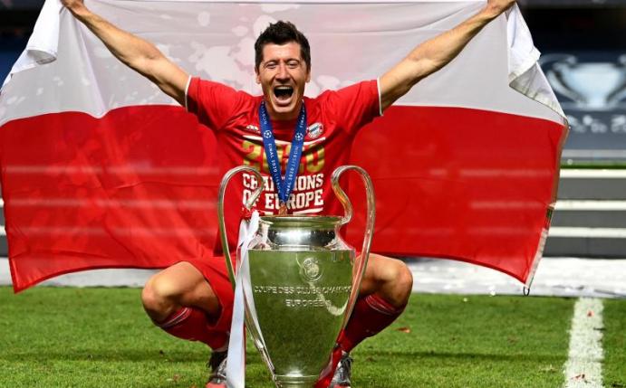 Krönt sich Robert Lewandowski nach dem Triple mit Bayern noch mit dem Titel des Weltfußballers?. Foto: Michael Regan/Getty Images via UEFA/dpa