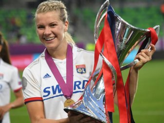 Ada Hegerberg bleibt Lyon bis 2024 erhalten Ada Hegerberg bleibt Lyon bis 2024 erhalten