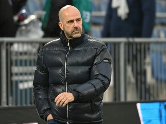 Peter Bosz ist mit Leverkusen aktuell Tabellenführer Peter Bosz ist mit Leverkusen aktuell Tabellenführer