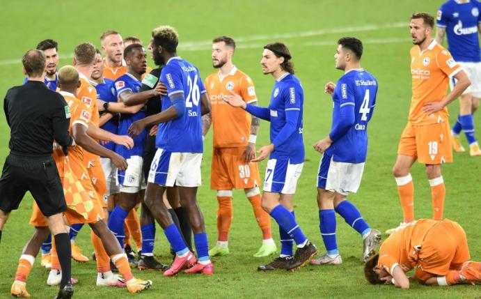 Schalke 04 verliert auch gegen Arminia Bielefeld 