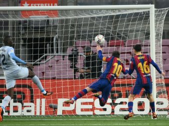 Lionel Messi stellt mit seinem Treffer Peles Rekord ein Lionel Messi stellt mit seinem Treffer Peles Rekord ein