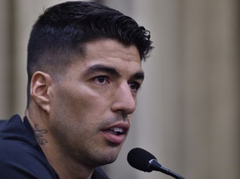 Stürmer Luis Suarez schummelte bei einem Sprachtest Stürmer Luis Suarez schummelte bei einem Sprachtest