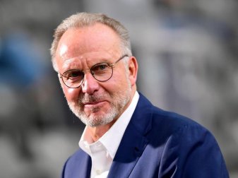 Traut Bayern-Torjäger Robert Lewandowski den «ewigen» Tore-Rekord zu: Karl-Heinz Rummenigge. Foto: Robert Michael/dpa-Zentralbild/Pool/dpa Traut Bayern-Torjäger Robert Lewandowski den «ewigen» Tore-Rekord zu: Karl-Heinz Rummenigge. Foto: Robert Michael/dpa-Zentralbild/Pool/dpa