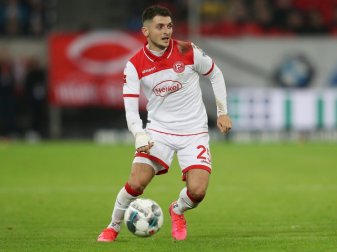 Düsseldorfs Matthias Zimmermann trifft zum 1:0 Düsseldorfs Matthias Zimmermann trifft zum 1:0