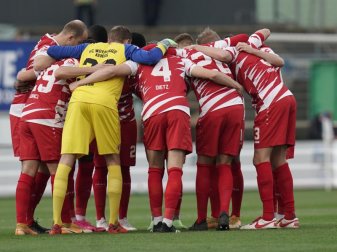 Die Würzburger Kickers mussten trotz einiger Quarantäne-Fälle bei Darmstadt 98 antreten. Foto: Thomas Frey/dpa Die Würzburger Kickers mussten trotz einiger Quarantäne-Fälle bei Darmstadt 98 antreten. Foto: Thomas Frey/dpa