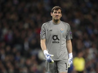 Torwart-Legende Iker Casillas beendete seine aktive Karriere beim FC Porto. Foto: Luis Vieira/AP/dpa Torwart-Legende Iker Casillas beendete seine aktive Karriere beim FC Porto. Foto: Luis Vieira/AP/dpa