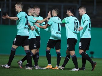 Favorit Gladbach gewinnt souverän in Elversberg Favorit Gladbach gewinnt souverän in Elversberg