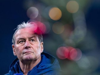 Interimstrainer Huub Stevens hat seine Mission auf Schalke erfüllt. Foto: Guido Kirchner/dpa Interimstrainer Huub Stevens hat seine Mission auf Schalke erfüllt. Foto: Guido Kirchner/dpa