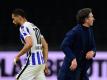 Rücken zugedreht: Matheus Cunha und Hertha-Trainer Bruno Labbadia. Foto: Soeren Stache/dpa-Zentralbild/dpa