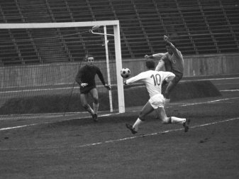 Am letzten Tag des Jahres 1965 spielte Tasmania Berlin gegen Eintracht Braunschweig. Foto: picture alliance / dpa Am letzten Tag des Jahres 1965 spielte Tasmania Berlin gegen Eintracht Braunschweig. Foto: picture alliance / dpa