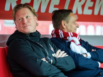 Freuen sich auf das Jahresende: Köln-Coach Markus Gisdol (l) und Sportdirektor Horst Heldt. Foto: Guido Kirchner/dpa Freuen sich auf das Jahresende: Köln-Coach Markus Gisdol (l) und Sportdirektor Horst Heldt. Foto: Guido Kirchner/dpa