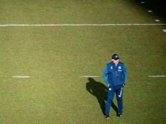 Gibt nach fast zehn Jahren als Coach des FC Schalke 04 sein Comeback in Deutschlands Eliteliga: Christian Gross. Foto: Fabian Strauch/dpa Gibt nach fast zehn Jahren als Coach des FC Schalke 04 sein Comeback in Deutschlands Eliteliga: Christian Gross. Foto: Fabian Strauch/dpa