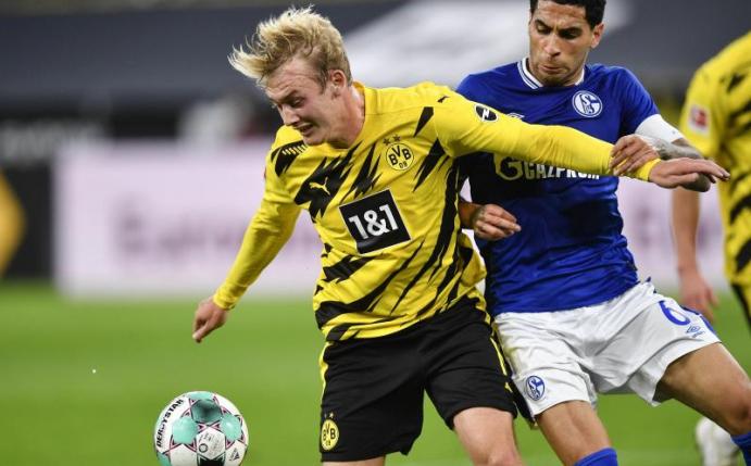 Julian Brandt (l) kam in dieser Saison nur selten zum Einsatz. Foto: Martin Meissner/AP-Pool/dpa