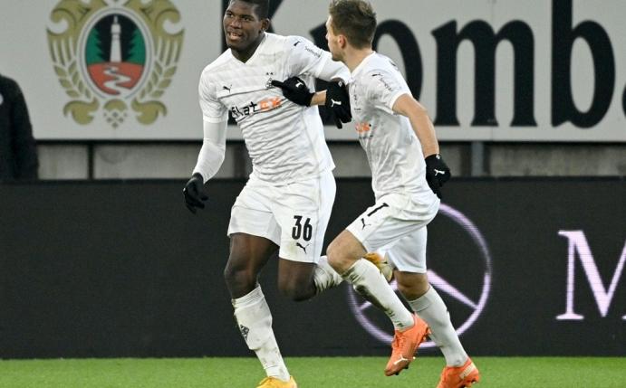 Embolo erzielt das Tor für Borussia Mönchengladbach