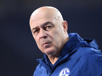 Auch unter Trainer Christian Gross bleibt Schalke erfolglos. Foto: Annegret Hilse/Pool via REUTERS/dpa Auch unter Trainer Christian Gross bleibt Schalke erfolglos. Foto: Annegret Hilse/Pool via REUTERS/dpa