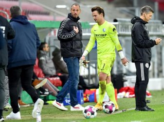 Sah beim Bochumer Sieg bei Mainz 05 dir Rote Karte: VfL-Keeper Manuel Riemann. Foto: Torsten Silz/dpa Sah beim Bochumer Sieg bei Mainz 05 dir Rote Karte: VfL-Keeper Manuel Riemann. Foto: Torsten Silz/dpa