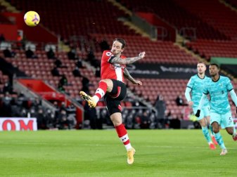 Danny Ings (M) schoss Southampton gegen den FC Liverpool früh zum Sieg. Foto: Naomi Baker/PA Wire/dpa