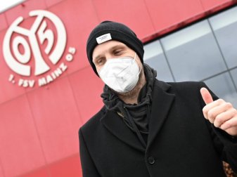 Bo Svensson nach der offiziellen Vorstellung als neuer Cheftrainer des FSV Mainz 05. Foto: Arne Dedert/dpa