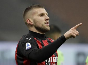 Wurde positiv auf Corona getestet und muss in Quarantäne: Ante Rebic von AC Mailand. Foto: Luca Bruno/AP/dpa Wurde positiv auf Corona getestet und muss in Quarantäne: Ante Rebic von AC Mailand. Foto: Luca Bruno/AP/dpa