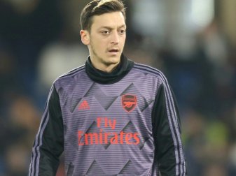 Özil hat Kontakt mit Fenerbahce Istanbul aufgenommen