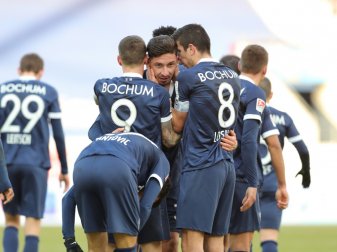 Zwei späte Treffer lassen Bochum jubeln Zwei späte Treffer lassen Bochum jubeln