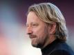 Sven Mislintat, Stuttgarts Sportdirektor, steht vor dem Spiel im Stadion. Foto: Tom Weller/dpa