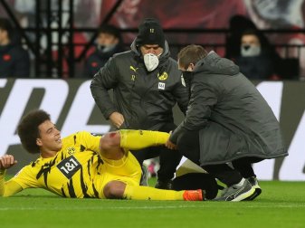 Dortmunds verletzter Mittelfeldspieler Axel Witsel Dortmunds verletzter Mittelfeldspieler Axel Witsel