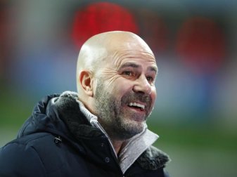 Hat am Pokalfinale in Berlin Gefallen gefunden: Bayer-Coach Peter Bosz. Foto: Thilo Schmuelgen/Reuters/Pool/dpa Hat am Pokalfinale in Berlin Gefallen gefunden: Bayer-Coach Peter Bosz. Foto: Thilo Schmuelgen/Reuters/Pool/dpa