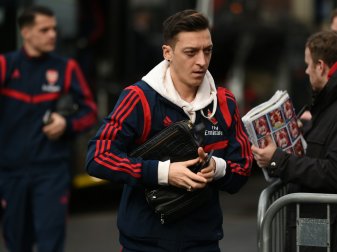 Wechsel zu S04 ist für Mesut Özil keine Option Wechsel zu S04 ist für Mesut Özil keine Option