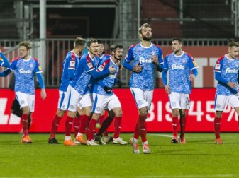 In der 2. Liga Aufstiegskandidat, gegen Bayern im Pokal Underdog: Holstein Kiel. Foto: Frank Molter/dpa In der 2. Liga Aufstiegskandidat, gegen Bayern im Pokal Underdog: Holstein Kiel. Foto: Frank Molter/dpa