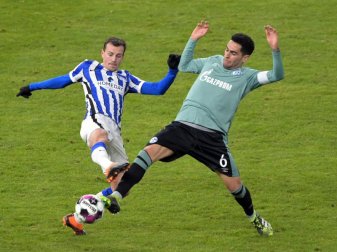Omar Mascarell (r) könnte Schalke verlassen. Foto: Soeren Stache/dpa-Zentralbild/POOL/dpa Omar Mascarell (r) könnte Schalke verlassen. Foto: Soeren Stache/dpa-Zentralbild/POOL/dpa