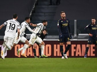 Hamza Rafia (3.v.l.) schiesst Juventus Turin zum Sieg Hamza Rafia (3.v.l.) schiesst Juventus Turin zum Sieg