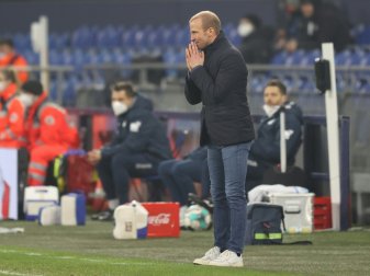 Sebastian Hoeneß bei der herben Niederlage auf Schalke Sebastian Hoeneß bei der herben Niederlage auf Schalke