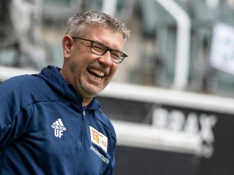 Trainer Urs Fischer pocht mit dem 1. FC Union Berlin weiter auf die Außenseiterrolle. Foto: Bernd Thissen/dpa