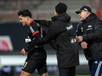 Der Wirbel um die angeblichen verbalen Anfeidungen gegen Bayer-Profi Amiri (l) durch einen Union-Spieler überlagerten das Spiel. Foto: Andreas Gora/dpa-Pool/dpa Der Wirbel um die angeblichen verbalen Anfeidungen gegen Bayer-Profi Amiri (l) durch einen Union-Spieler überlagerten das Spiel. Foto: Andreas Gora/dpa-Pool/dpa
