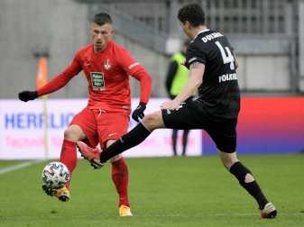Marvin Pourie (l.) trifft für Kaiserslautern