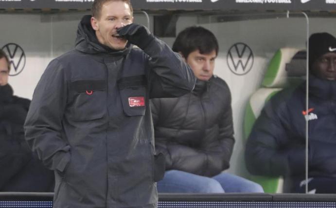 Leipzigs Trainer Julian Nagelsmann konnte mit seiner Mannschaft nicht in Wolfsburg gewinnen. Foto: Michael Sohn/AP Pool/dpa