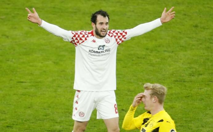 Traf mit einem wunderschönen Fernschuss gegen den BVB: Levin Öztunali vom FSV Mainz 05. Foto: Leon Kuegeler/Reuters Pool/dpa