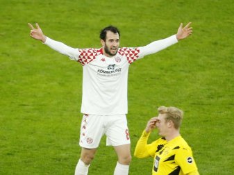 Traf mit einem wunderschönen Fernschuss gegen den BVB: Levin Öztunali vom FSV Mainz 05. Foto: Leon Kuegeler/Reuters Pool/dpa Traf mit einem wunderschönen Fernschuss gegen den BVB: Levin Öztunali vom FSV Mainz 05. Foto: Leon Kuegeler/Reuters Pool/dpa