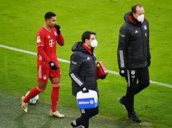 Gnabry (l.) wurde in der 28. Minute ausgewechselt Gnabry (l.) wurde in der 28. Minute ausgewechselt