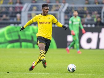 Dortmunds Dan-Axel Zagadou spielt einen Pass. Foto: David Inderlied/dpa/Archivbild Dortmunds Dan-Axel Zagadou spielt einen Pass. Foto: David Inderlied/dpa/Archivbild